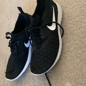 Nike shoes brand new